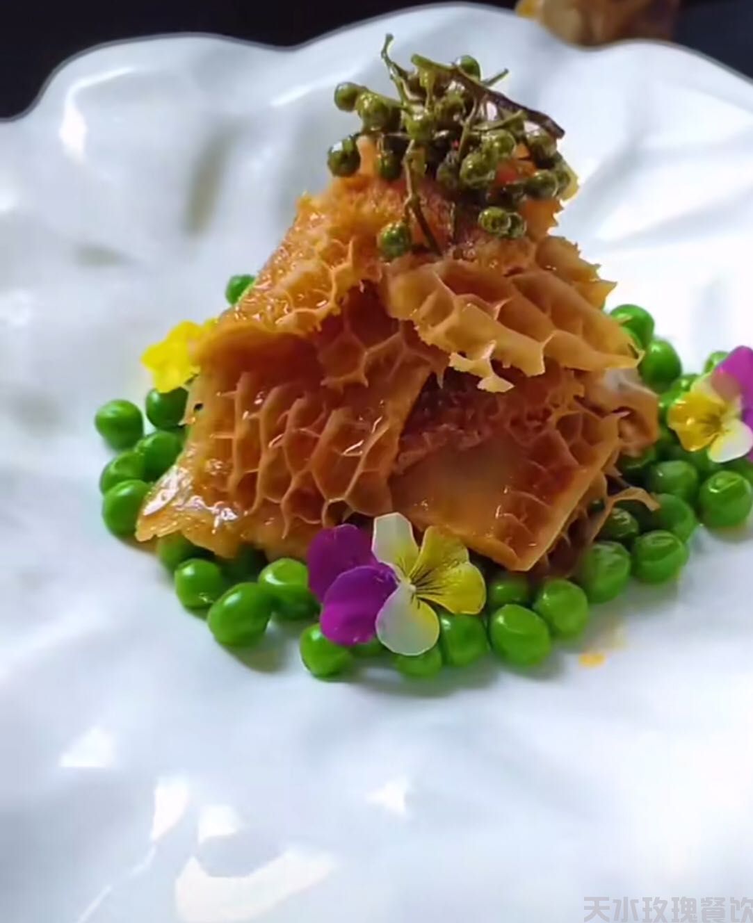 金钱肚含有丰富的蛋白质和矿物质,经常食用能起到健脾补气养血作用,有助于肠胃消化。（椒香金钱肚）.jpg