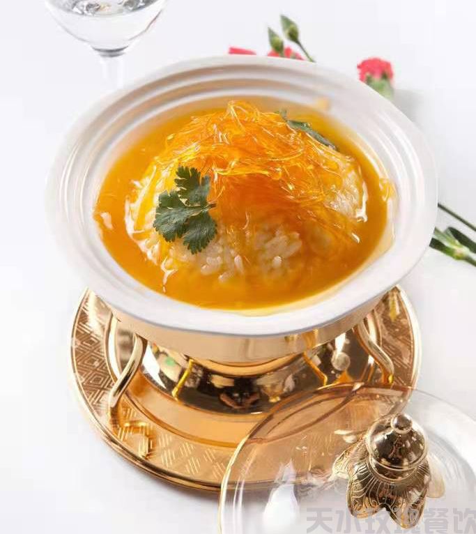 和胃消食有益气、开胃、补虚的功效,能渗湿行（鲍汁鱼翅）.jpg